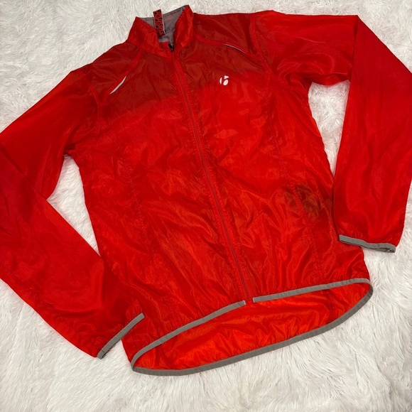 Bontrager Sport Cycling Packable Wind Jacket Red Light Weight Size medium - Picture 1 of 10